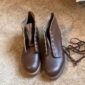 Red wing leather boot size 10c